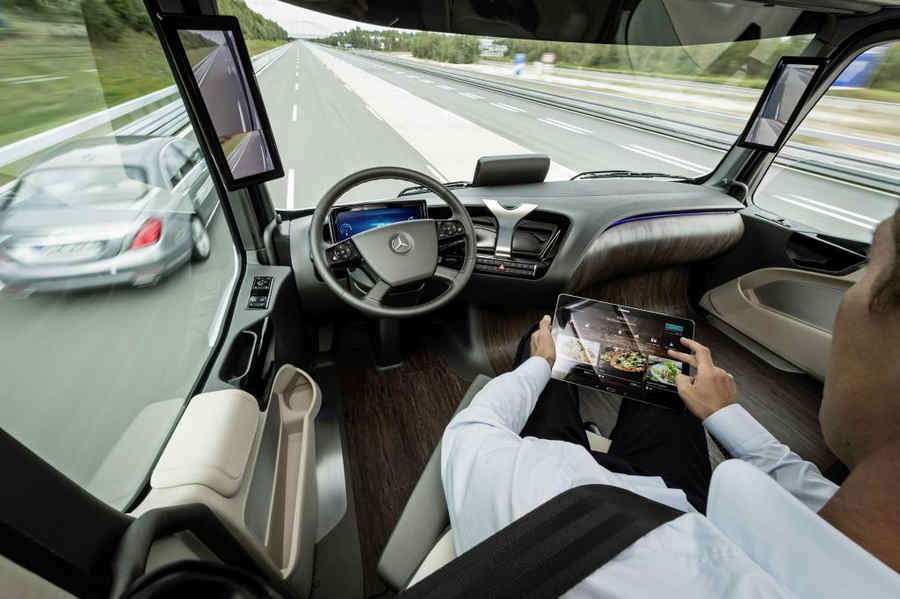 mercedes benz future truck  cabina
