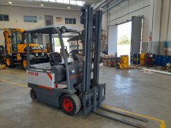Carrello elevatore OM EU 28 elettrico