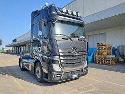 Trattore stradale Mercedes-Benz Actros 18.53