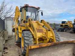 Terna articolata Komatsu WB98R Modello 595S 4x4